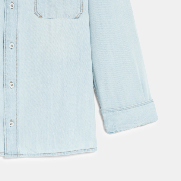 قميص جينز مغسول باللون الأزرق للأولاد